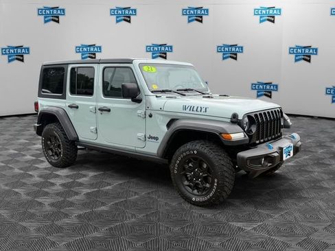 Used 2023 Jeep Wrangler Unlimited w/ Cold Weather Group AWD/4WD image 8