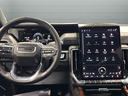 Used 2025 GMC Yukon XL Denali image 10
