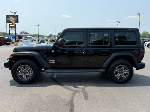 Used 2019 Jeep Wrangler Unlimited Sport w/ Cold Weather Group AWD/4WD image 5