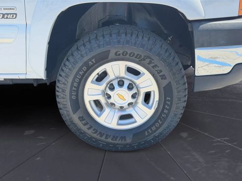 Used 2007 Chevrolet Silverado 2500 LT w/ Heavy-Duty Power Package AWD/4WD image 28