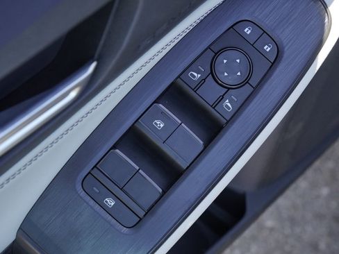 New 2026 Nissan Sentra SL FWD image 9