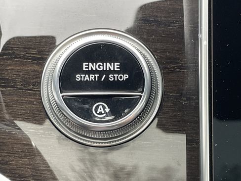 Certified 2025 Mercedes-Benz GLC 300 4MATIC image 31