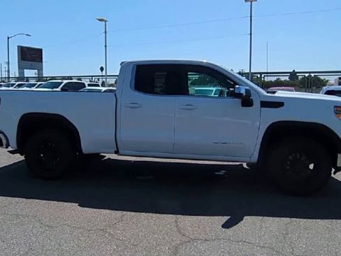 Used 2022 GMC Sierra 1500 SLE w/ Driver Alert Package I image 9