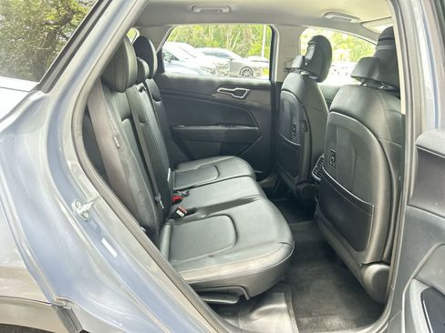 Used 2025 Kia Sportage EX FWD image 13
