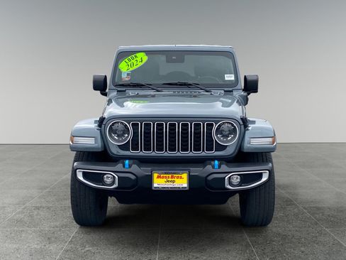 Used 2024 Jeep Wrangler Unlimited Sahara AWD/4WD image 8