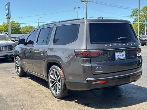 Used 2022 Jeep Wagoneer Series III w/ Premium Group I AWD/4WD image 6