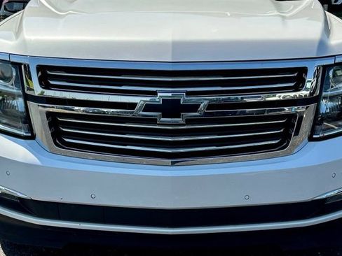 Used 2020 Chevrolet Suburban Premier w/ Premier 6.2L Value Package AWD/4WD image 4