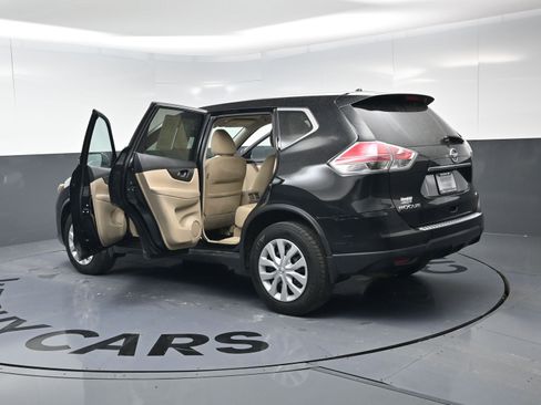 Used 2015 Nissan Rogue S w/ S Family Package image 30