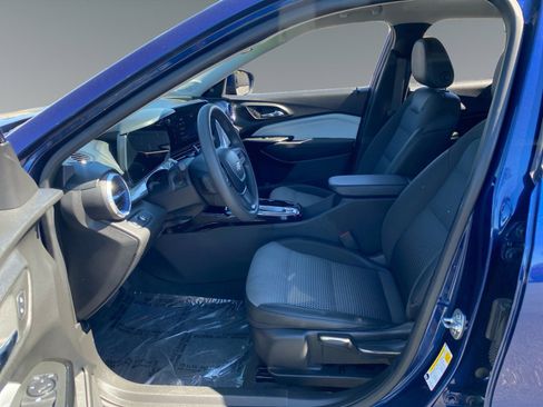 Used 2024 Chevrolet Trax LT image 9