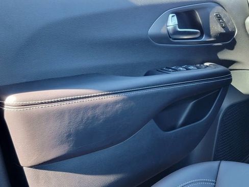New 2026 Chrysler Pacifica Select image 36