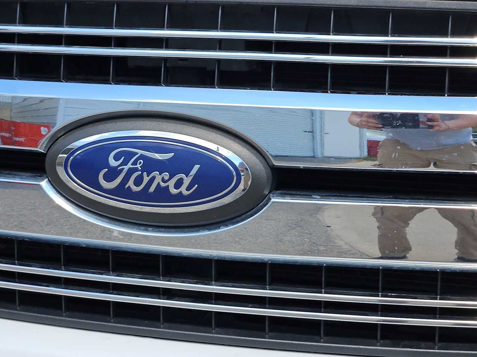 Used 2020 Ford F150 Lariat RWD image 6