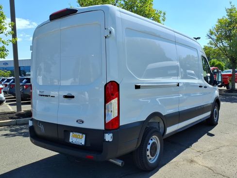 New 2026 Ford Transit 250 148 Medium Roof w/ Load Area Protection Package RWD image 6