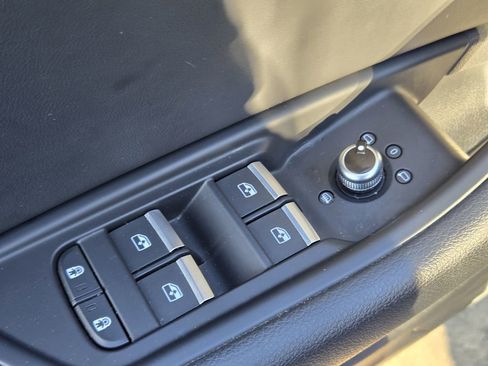 Used 2021 Audi A4 2.0T Premium w/ Convenience Package image 28