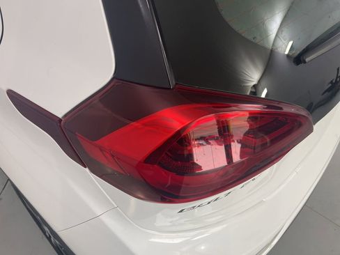 Used 2018 Chevrolet Bolt Premier w/ Driver Confidence II Package image 41