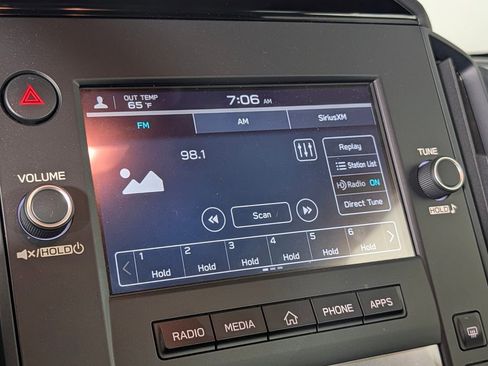 Used 2024 Subaru Crosstrek 2.0i w/ Crosstrek Mirror Package image 27