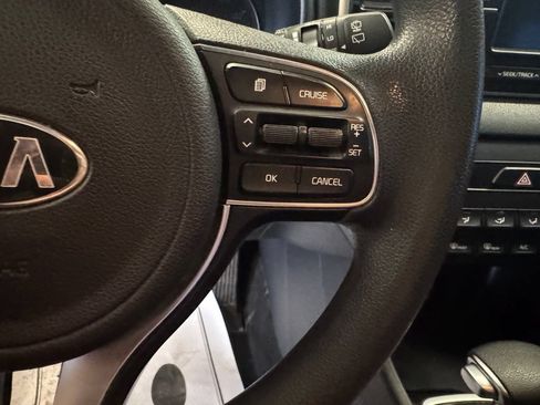 Used 2018 Kia Sportage LX AWD/4WD image 12