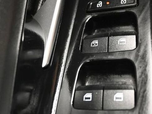 Used 2025 Hyundai Elantra Limited FWD image 27
