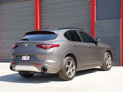 Used 2022 Alfa Romeo Stelvio Ti image 6