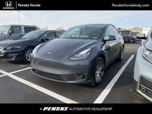 Used 2023 Tesla Model Y Long Range image 1