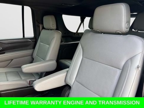 Used 2021 Chevrolet Suburban LT w/ LT Signature Package RWD image 15