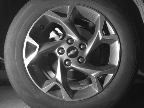 Used 2025 Chevrolet Trax LT image 15