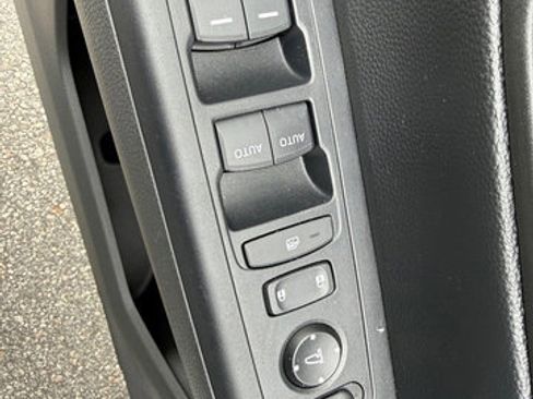 Used 2023 Honda CR-V EX image 12