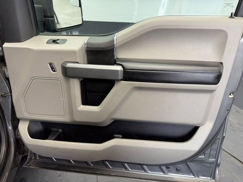 Used 2017 Ford F150 XLT image 44