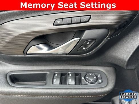 Used 2021 GMC Terrain SLT image 26