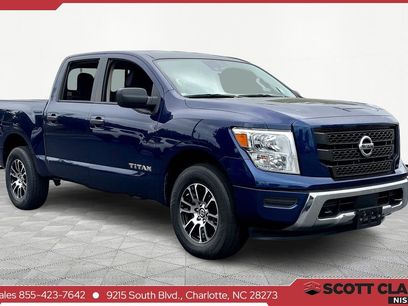 Used 2022 Nissan Titan SV