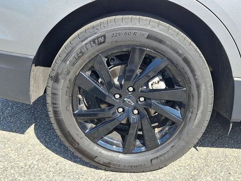 Used 2023 Chevrolet Equinox LS w/ LS Convenience Package FWD image 9