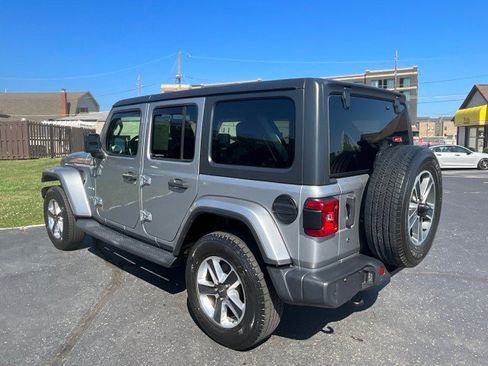 Used 2019 Jeep Wrangler Unlimited Sahara w/ Safety Group AWD/4WD image 5