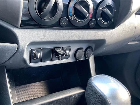 Used 2013 Toyota Tacoma PreRunner w/ Limited Pkg image 13