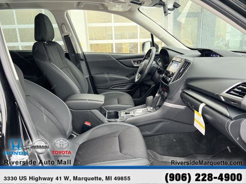 Used 2023 Subaru Forester Premium AWD/4WD image 26