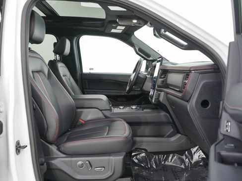 Used 2024 Ford Expedition Limited AWD/4WD image 11
