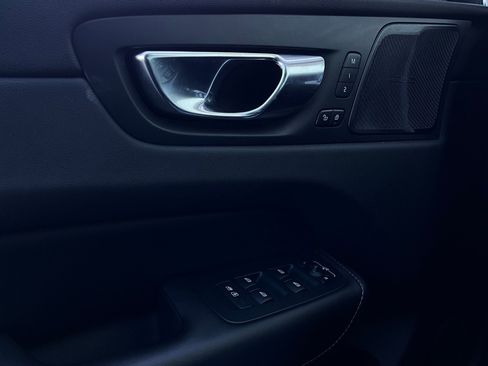 Used 2022 Volvo XC60 B5 Inscription w/ Advanced Package image 22