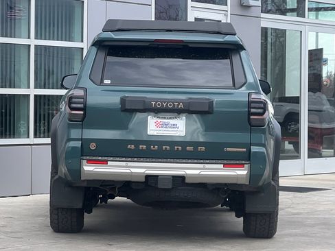 Used 2025 Toyota 4Runner Trailhunter image 5