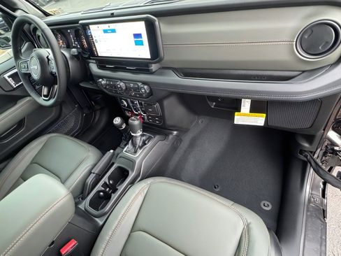 New 2026 Jeep Gladiator Mojave image 9