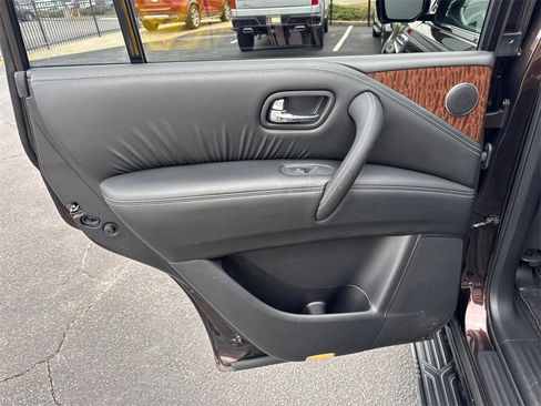 Used 2020 Nissan Armada Platinum w/ Interior Lighting Package image 23