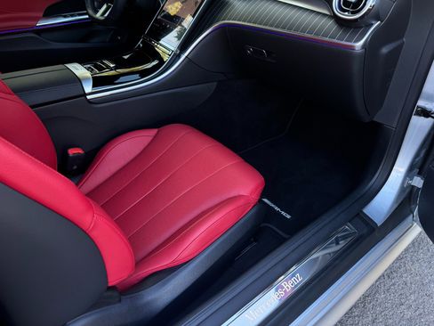 Used 2024 Mercedes-Benz CLE 450 4MATIC Cabriolet image 40