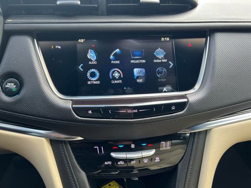 Used 2018 Cadillac XT5 FWD image 35