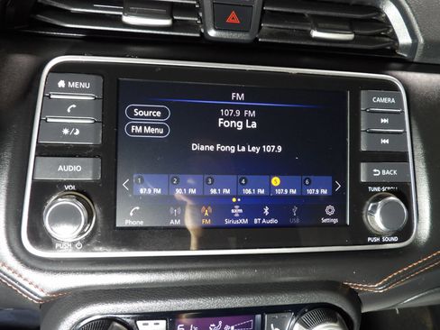 Used 2022 Nissan Versa SR w/ Convenience Package FWD image 11