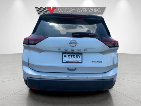 Used 2024 Nissan Rogue SV AWD/4WD image 5