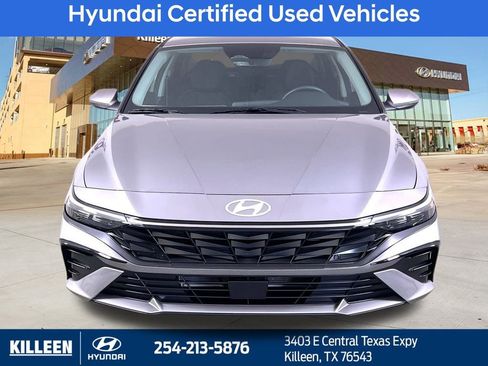 Used 2025 Hyundai Elantra Limited image 2
