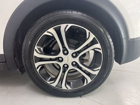 Used 2018 Chevrolet Bolt Premier w/ Driver Confidence II Package image 14