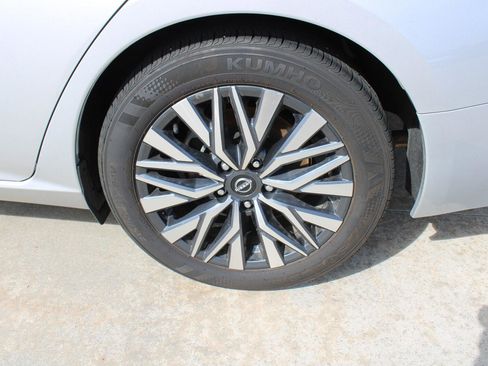 Used 2025 Nissan Altima 2.5 SV image 27