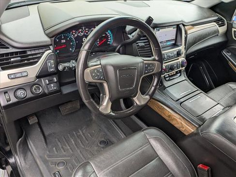Used 2020 GMC Yukon XL Denali image 12