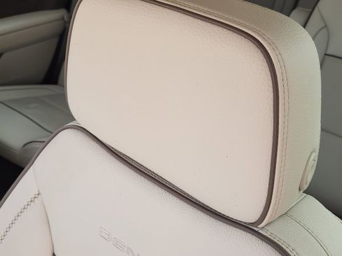 Used 2022 GMC Yukon Denali image 19