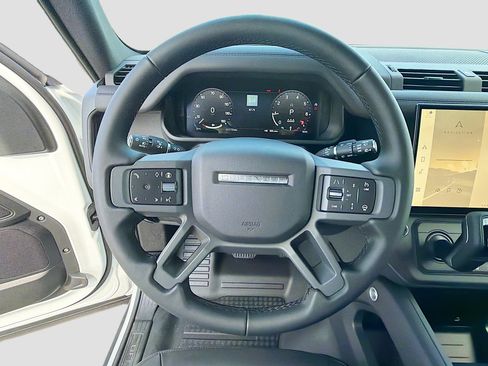 New 2026 Land Rover Defender 110 X-Dynamic SE AWD/4WD image 40