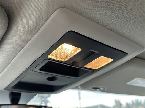 Used 2024 RAM 1500 Classic SLT image 19