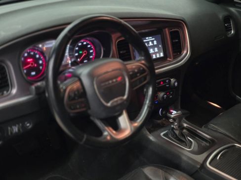 Used 2020 Dodge Charger SXT w/ Leather Interior Group image 16